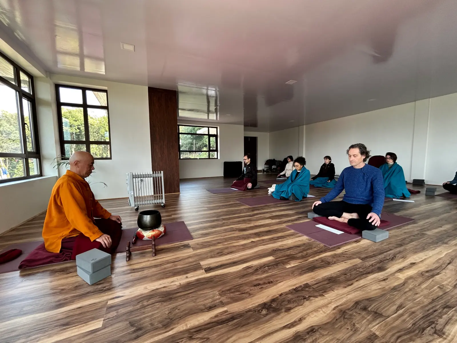 Séance de méditation lors d'une retraite au Sikkim, en Inde